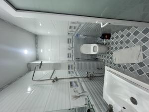 Nhà tỉnh lộ 10, Bình Trị Đông B, Bình Tân 4 tầng, nhà thật, giá thật, cần bán gấp, giảm kịch khung. Giá chỉ 8.1 tỷ